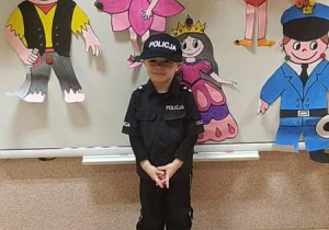 Chłopiec jako policjant